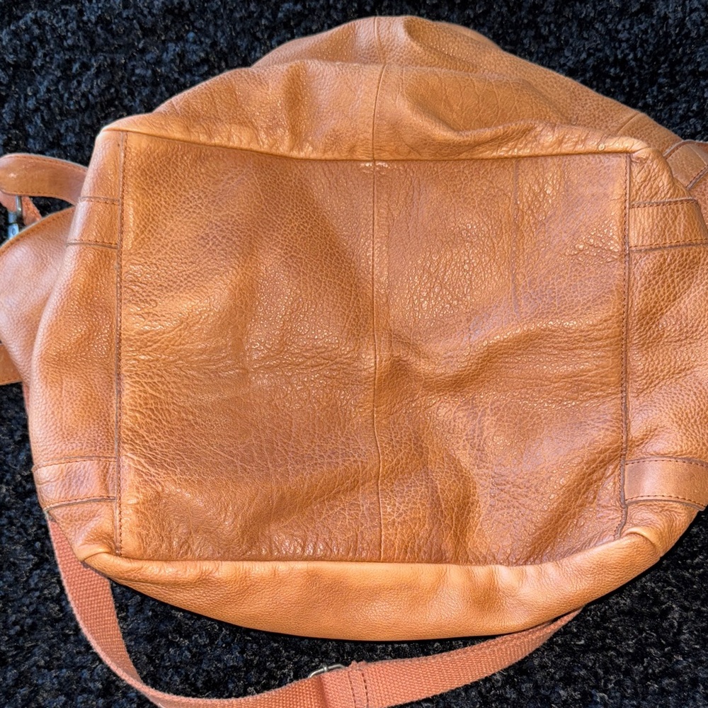 Leslie Leather Tote - Picture 10 of 12